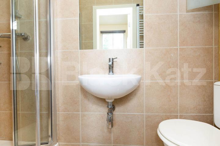 Modern studio located in a gated building with access to a communal garden Camden Road, CAMDEN